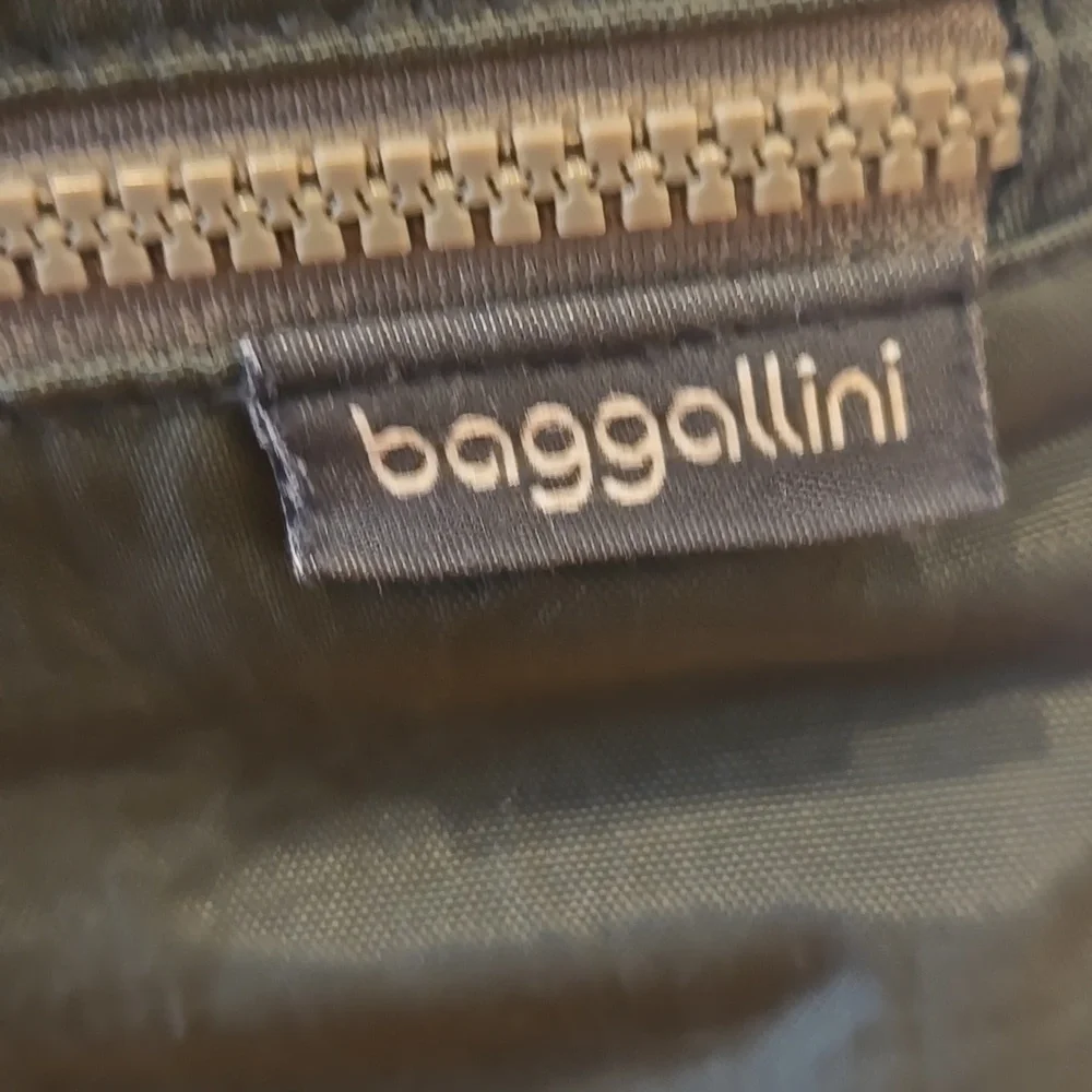 Baggallini Comrade Crossbody 3 Zip Travel Shoulder Bag Charcoal Gray